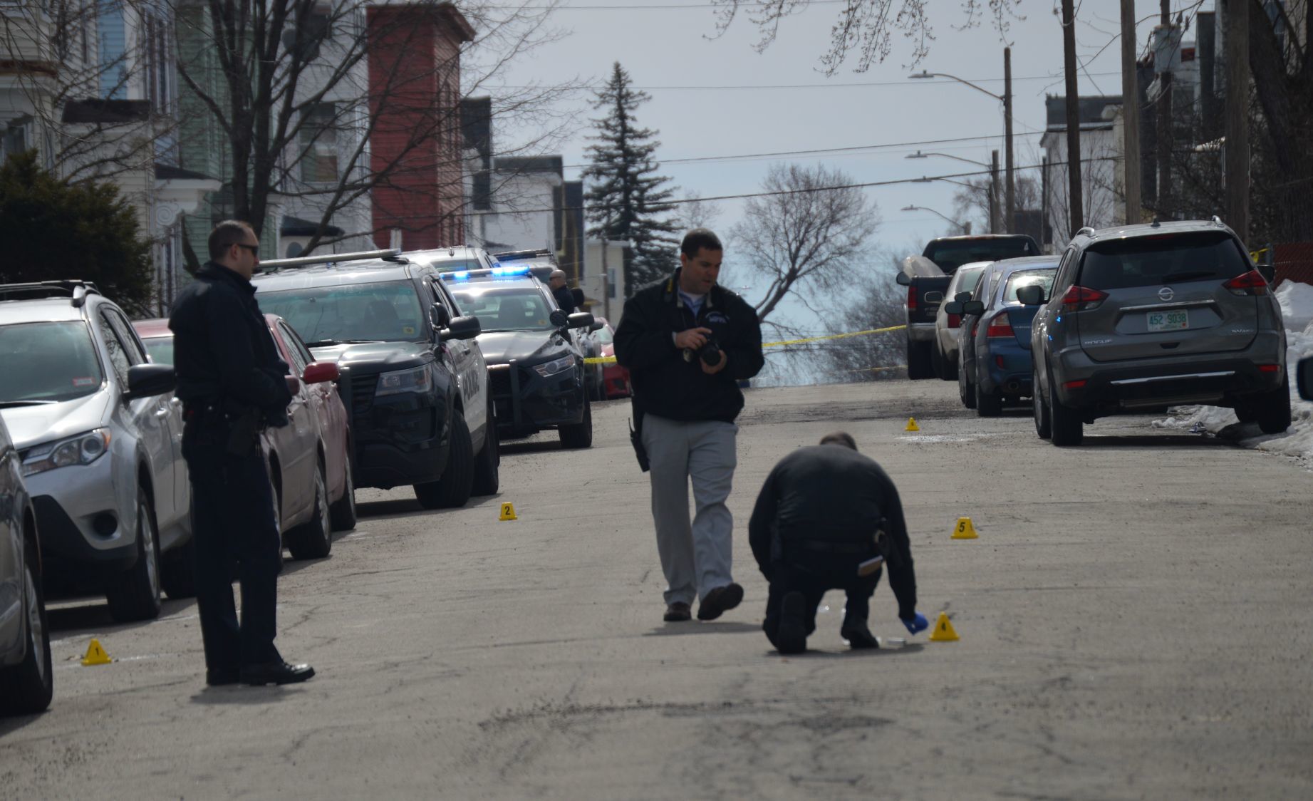 Man shot, hurt on Dubuque Street